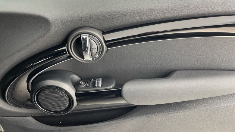 MINI Hatchback 135kW Cooper S Level 2 33kWh 3dr Auto Electric Hatchback